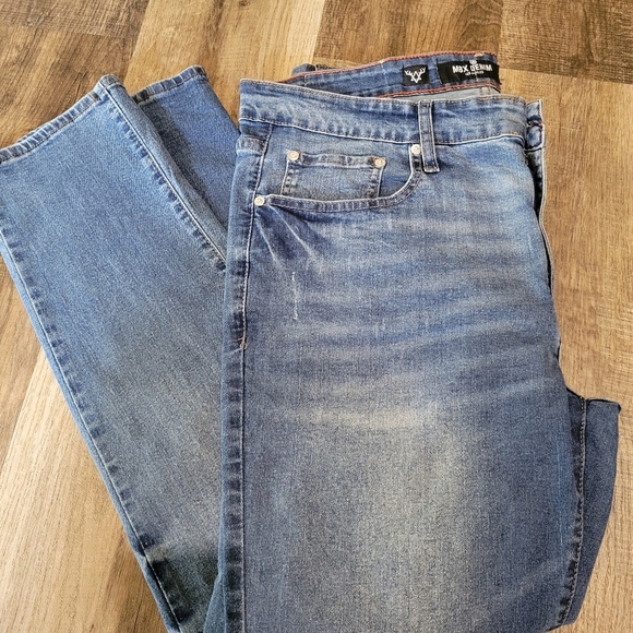 MBX DENIM Men's Blue Jeans - Picture 2 of 15